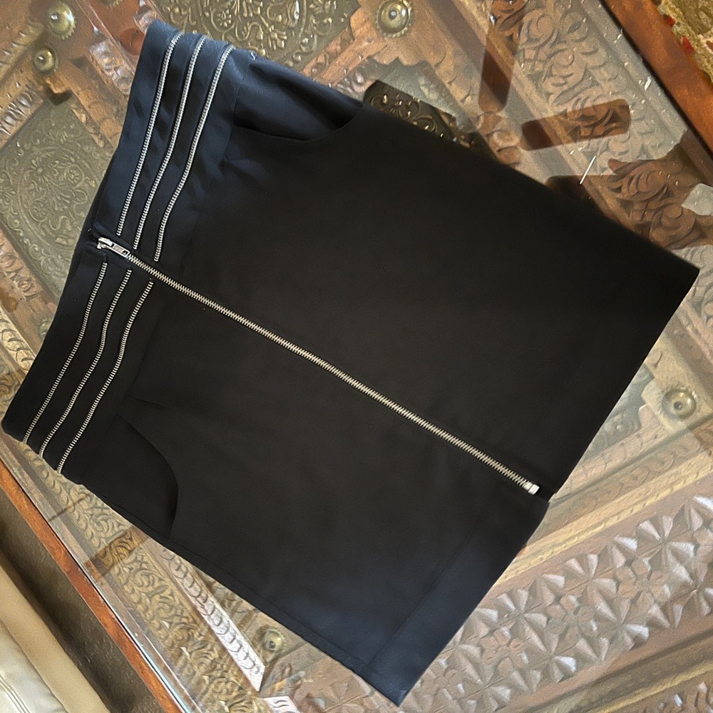 Paper Tee Black Pencil Skirt with Zipper Detail Sz L - Picture 13 of 13